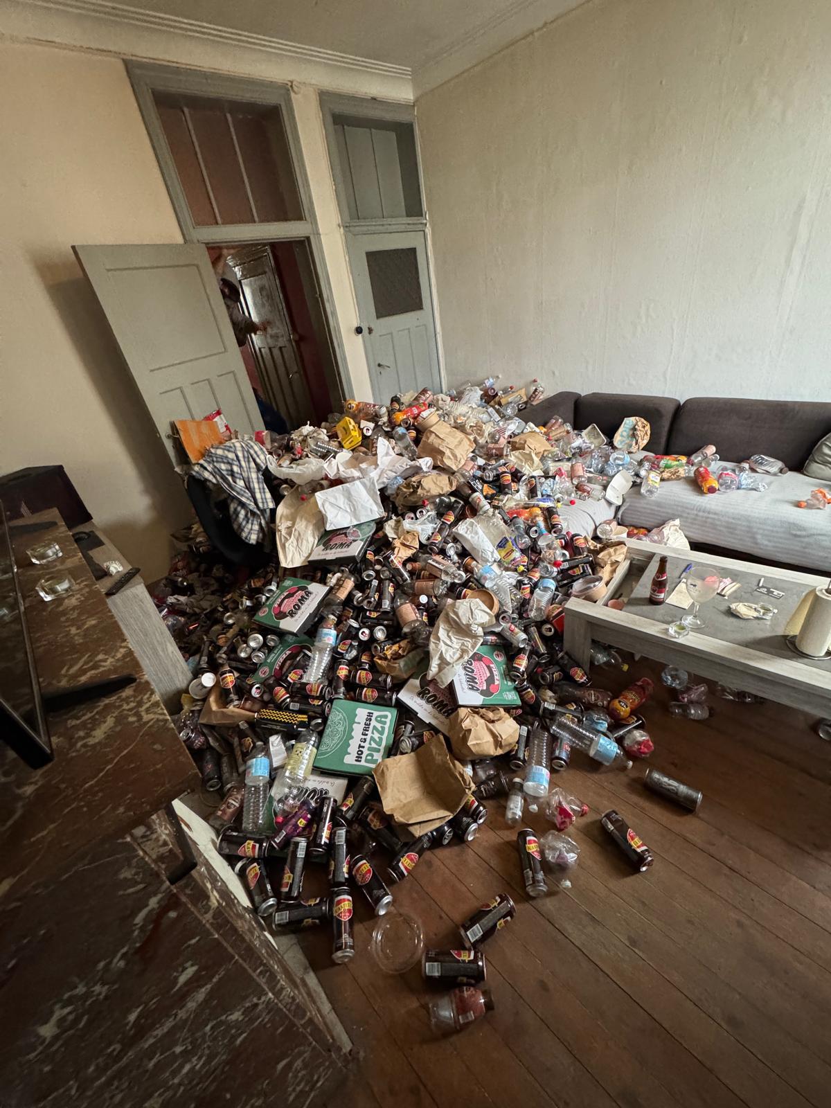 Avant - Vide maison Bruxelles pièce avant après