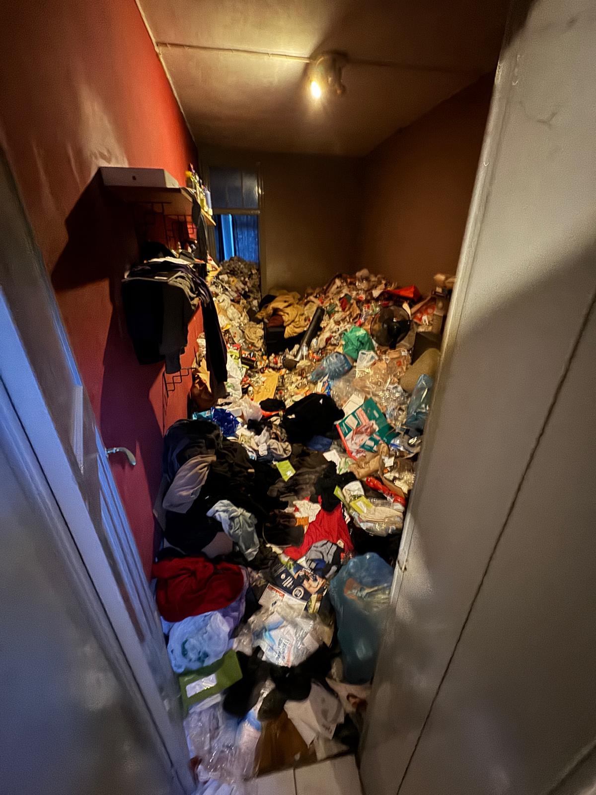 Avant - Vide maison Bruxelles couloir avant après