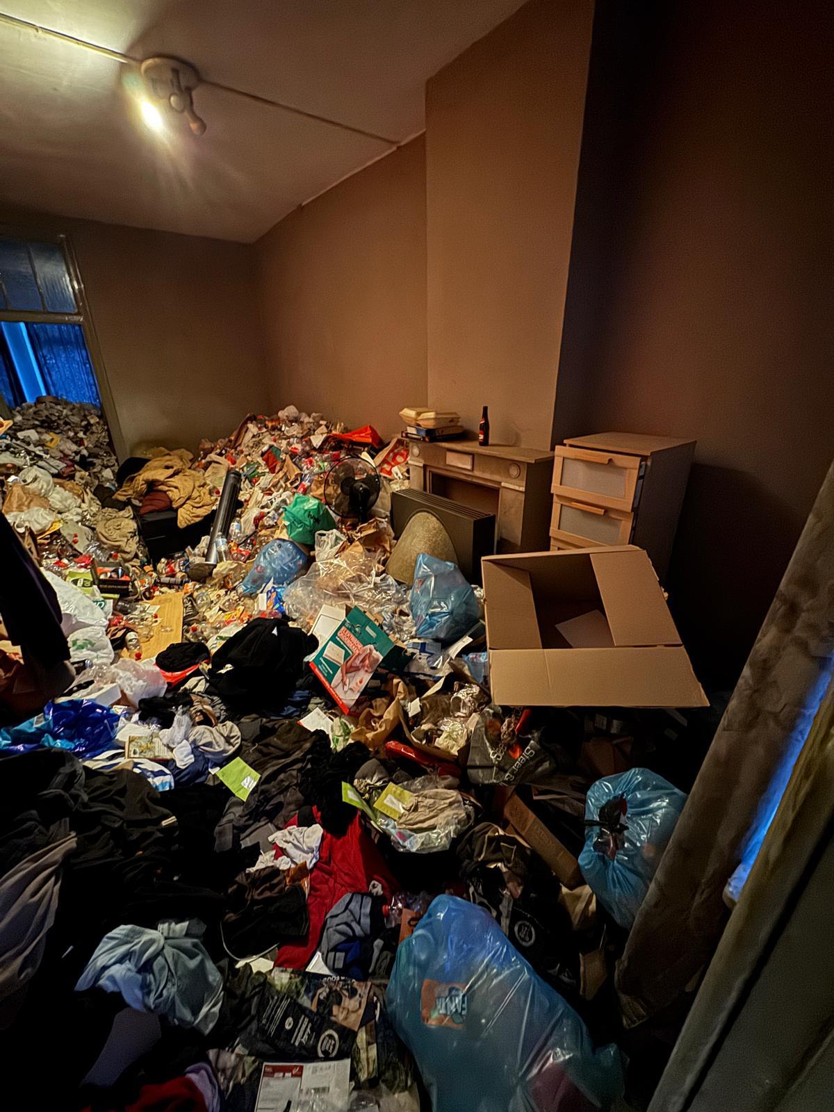 Avant - Vide maison Bruxelles couloir avant après